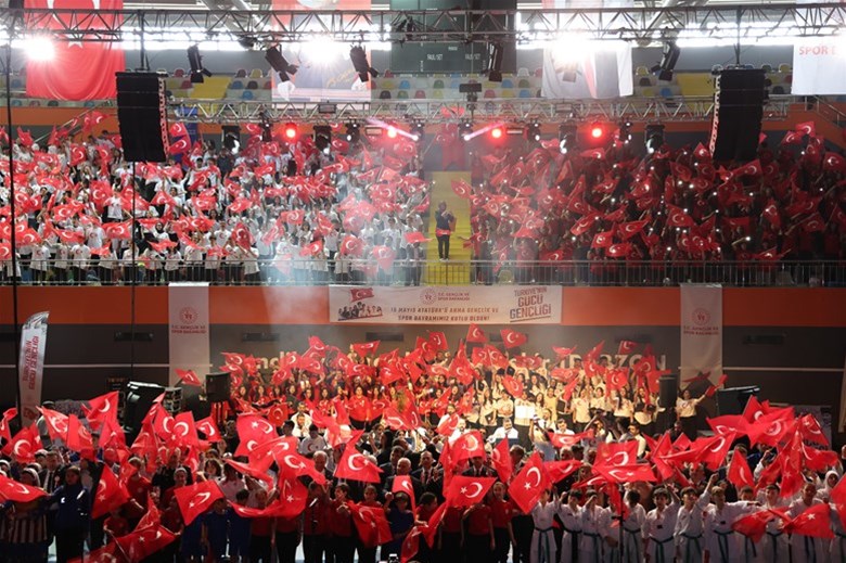 19 Mayıs’ta Coşkulu Tören