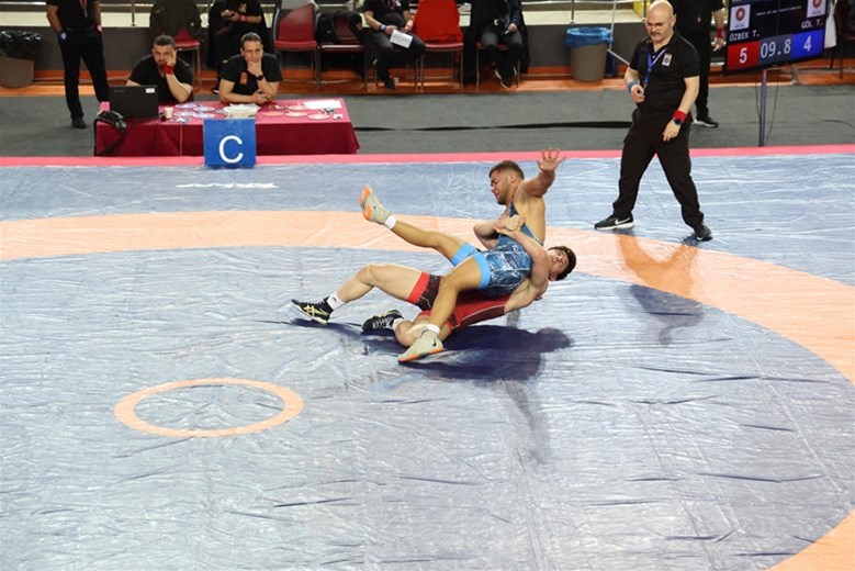 Güreşin Kalbi Trabzon’da!