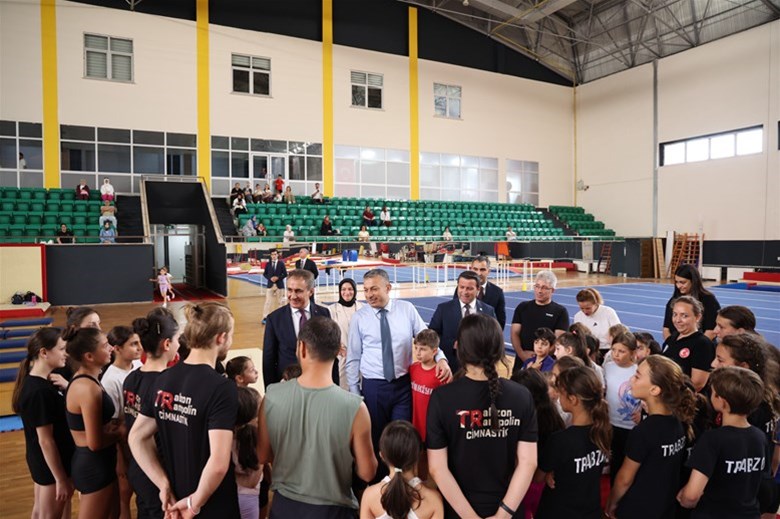 Trabzon Valisi Tahir Şahin’den Gençlik ve Spor Tesislerine Ziyaret