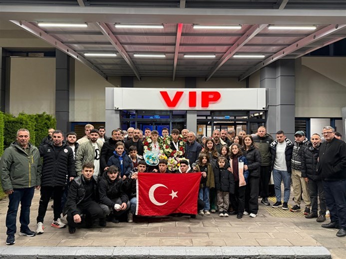 U17 Avrupa Boks Şampiyonası’ndan Çifte Bronz Madalya